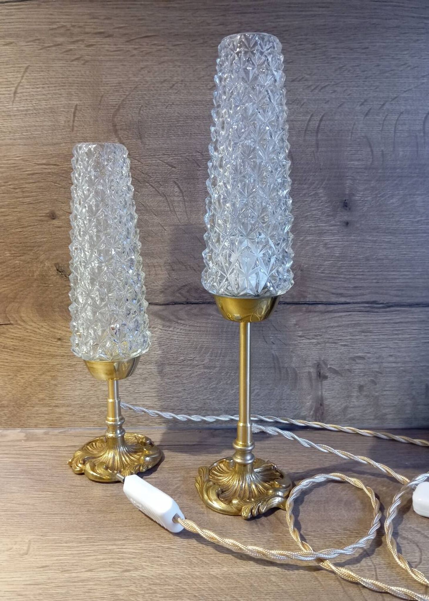 Duo of retro 50's bronze table lamps, diamond-tipped glass tube lampshades