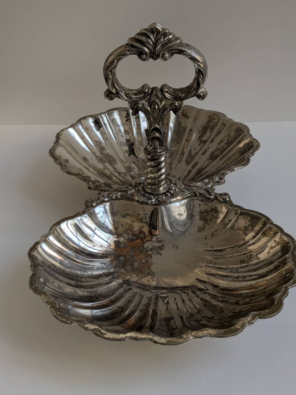 Vintage Double Shell Servant