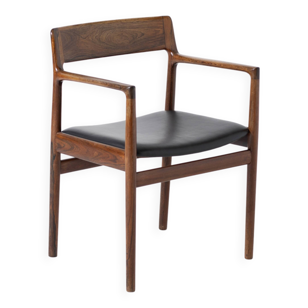 Fauteuil en palissandre et cuir noir, par J. Norgaard, Danemark, années 1960.