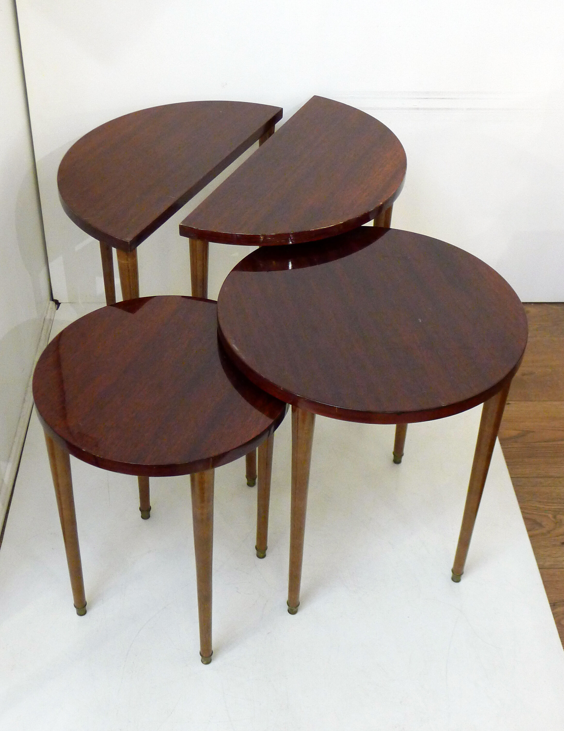 Set de 4 tables gigognes en bois