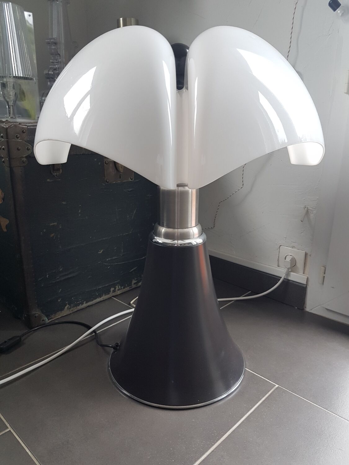 Lampe Pipistrello de Gae Aulenti pour la maison martinelli luce