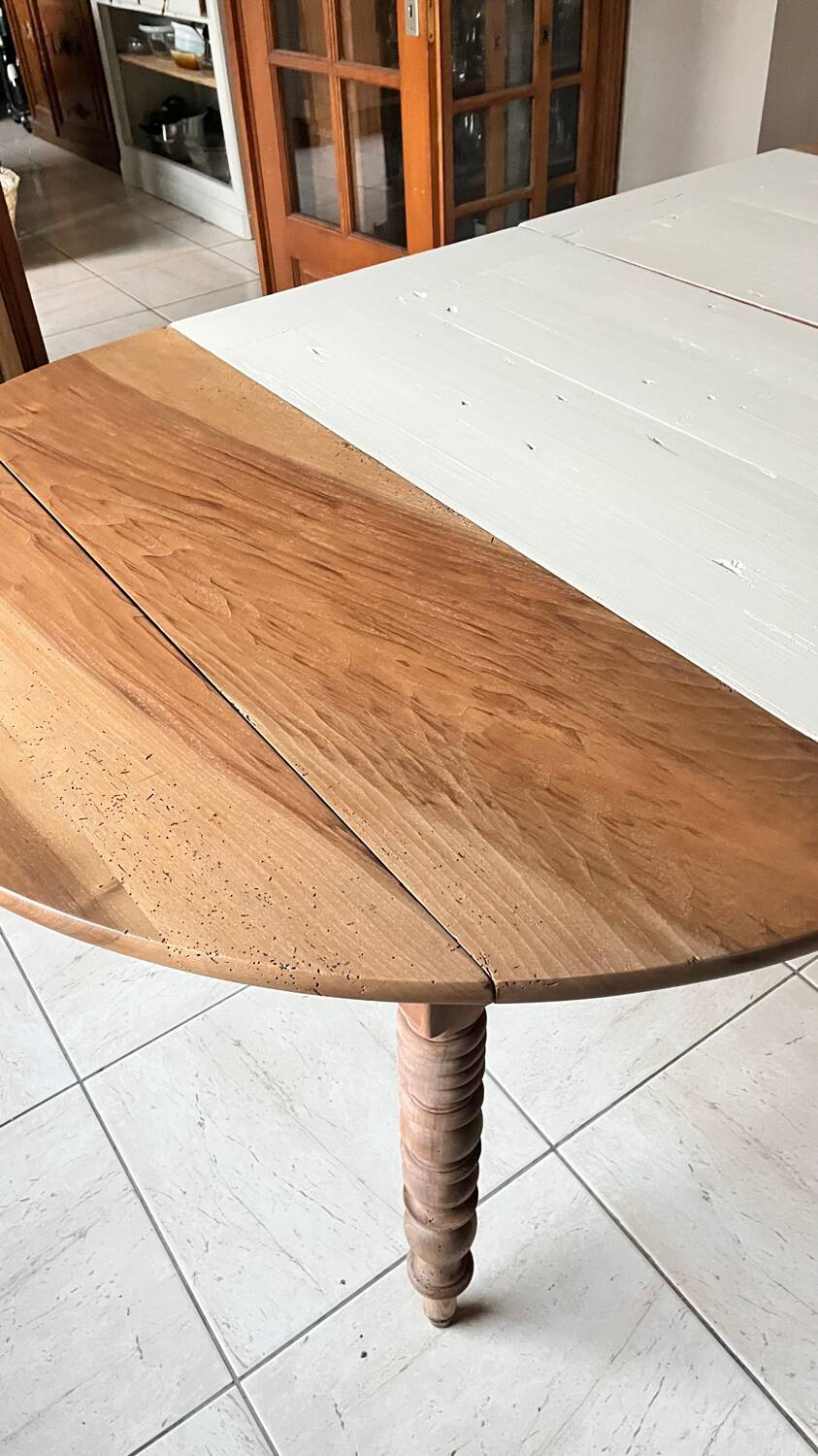 Table ronde extensible en noyer massif | Selency