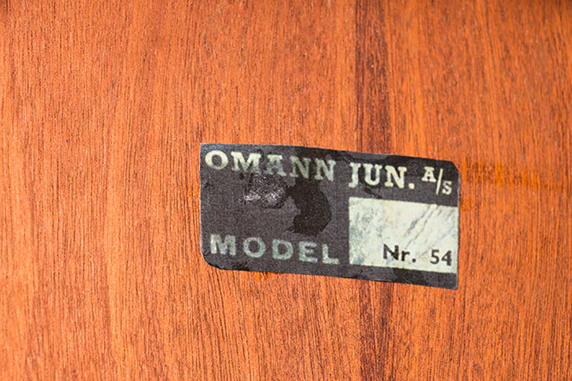 Danish extendable dining table in rosewood, model 54 by Gunni Omann