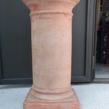 Ancienne colonne en terre cuite