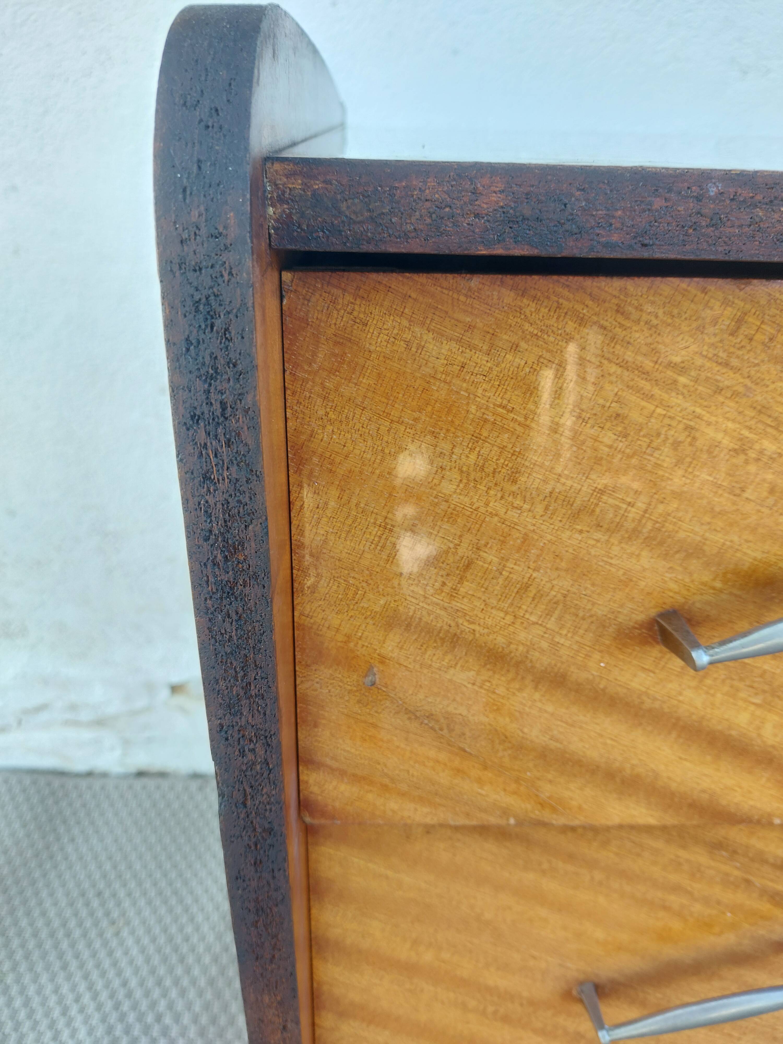 commode aux pieds compas, effet miroir, vintage