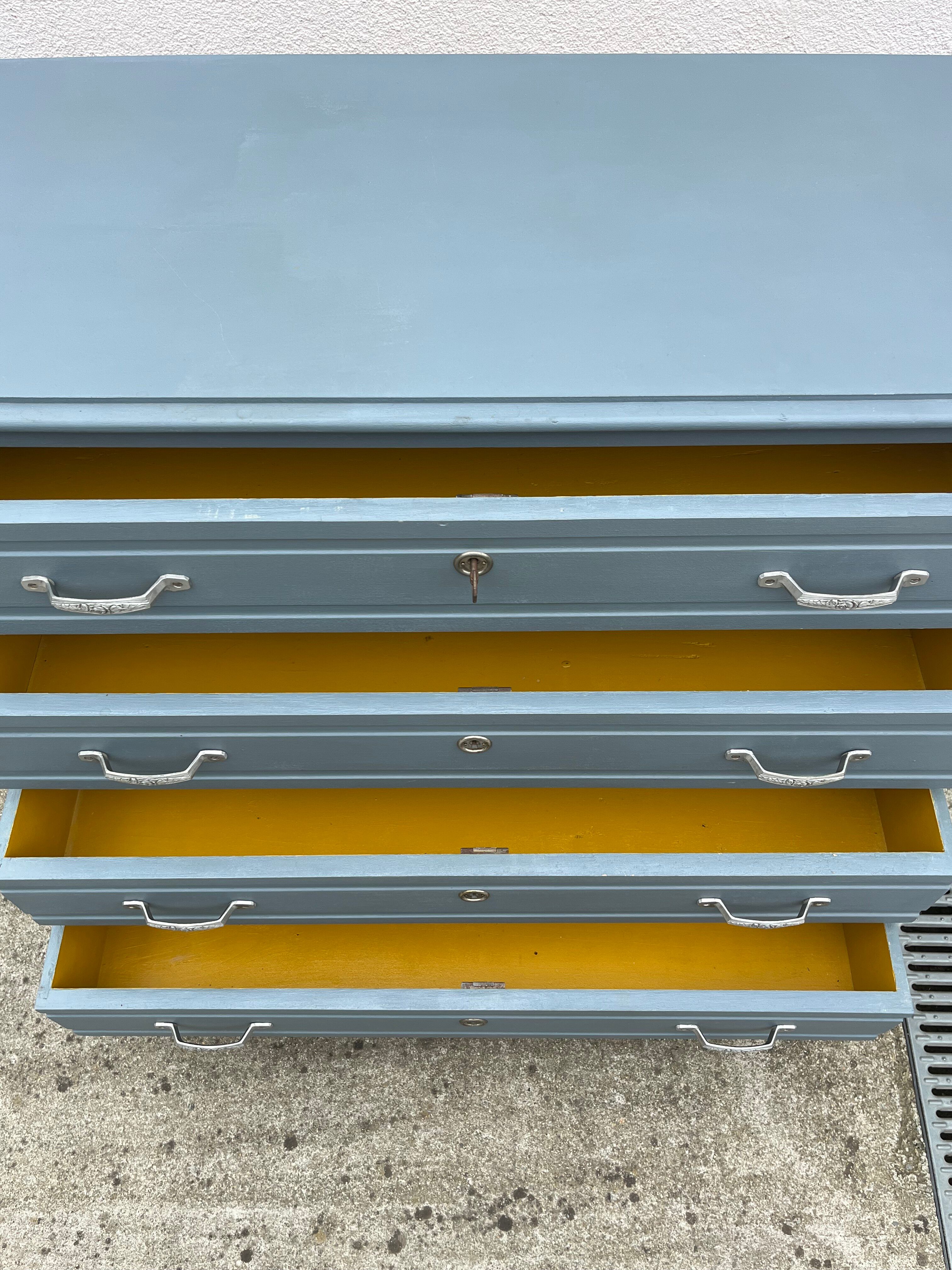 Vintage Art Deco chest of drawers