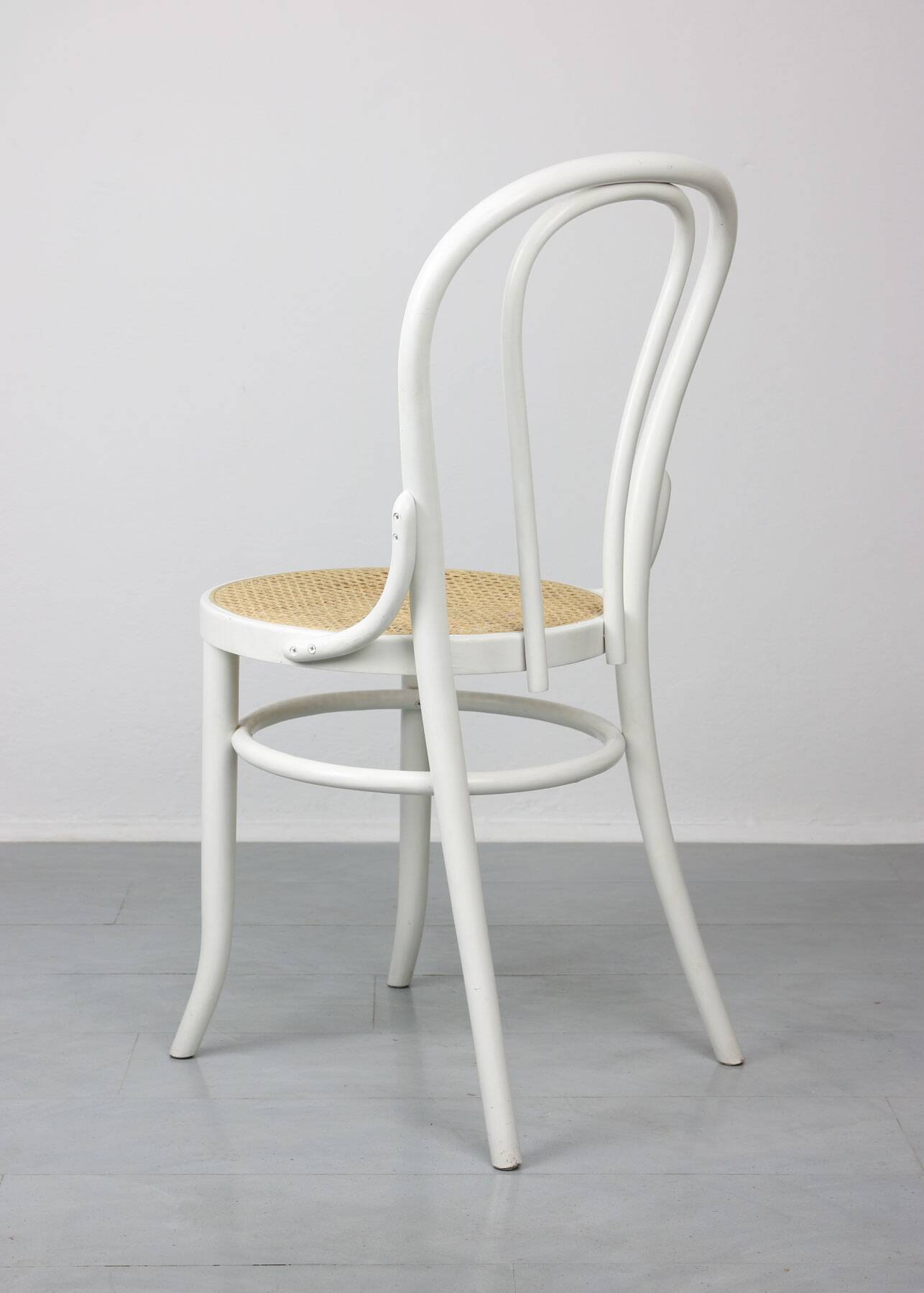 No. 18 White Chairs by Michael Thonet, Set of 4