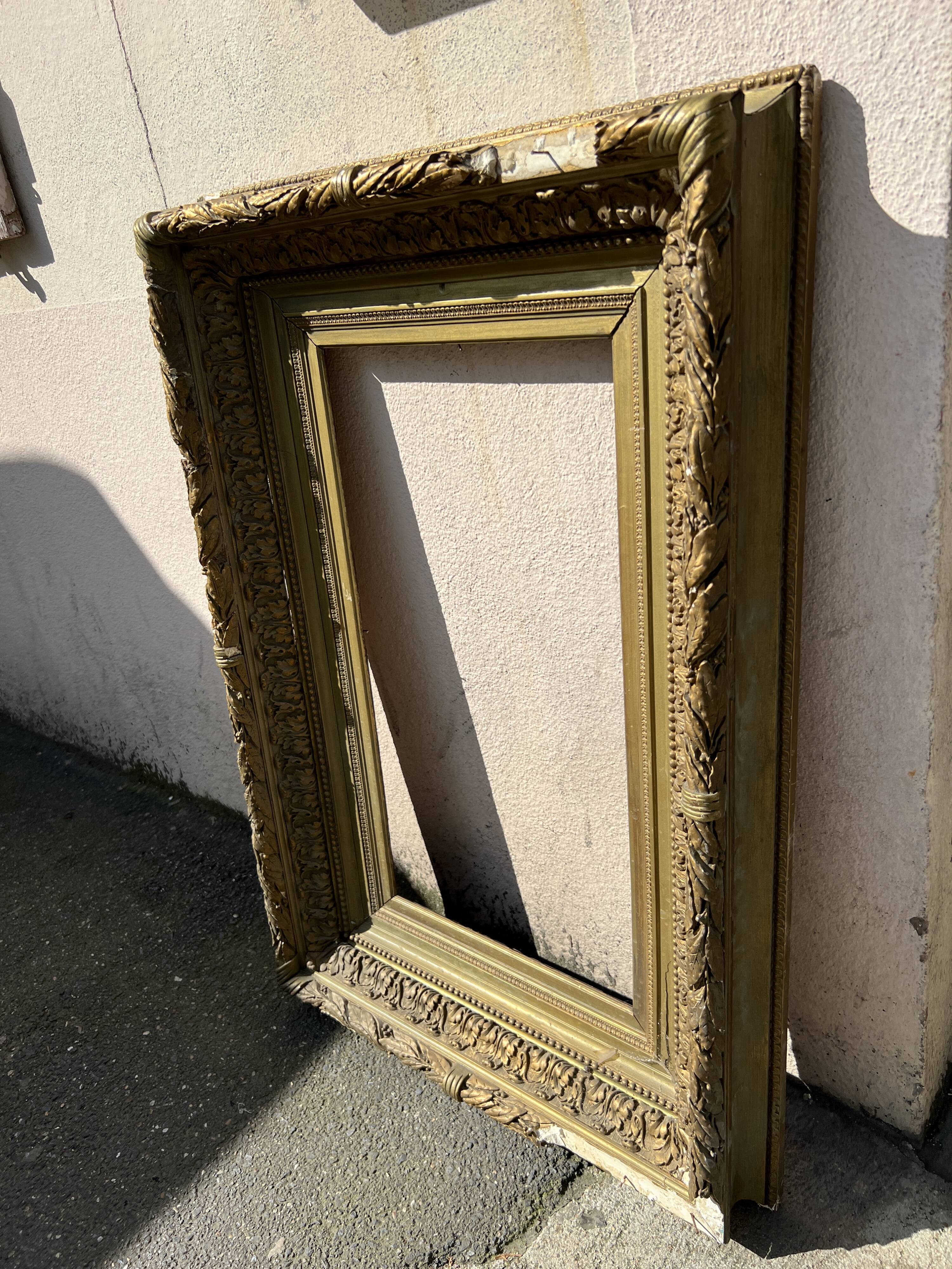 Solid wood frame and plaster molding