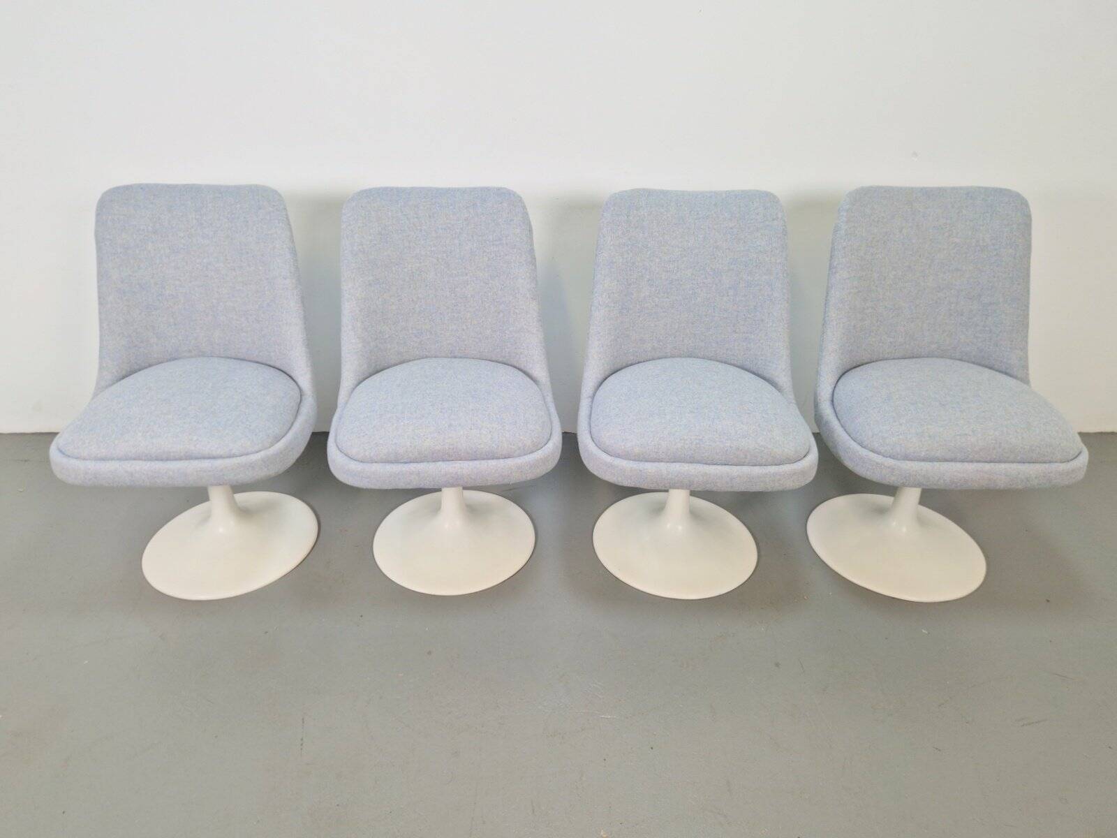 Chaises Tulipe Vintage et Table à Manger dans le style d'Eero Saarinen, années 1970, Ensemble de 5