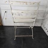 Ancien fauteuil de jardin en fer forgé et bois