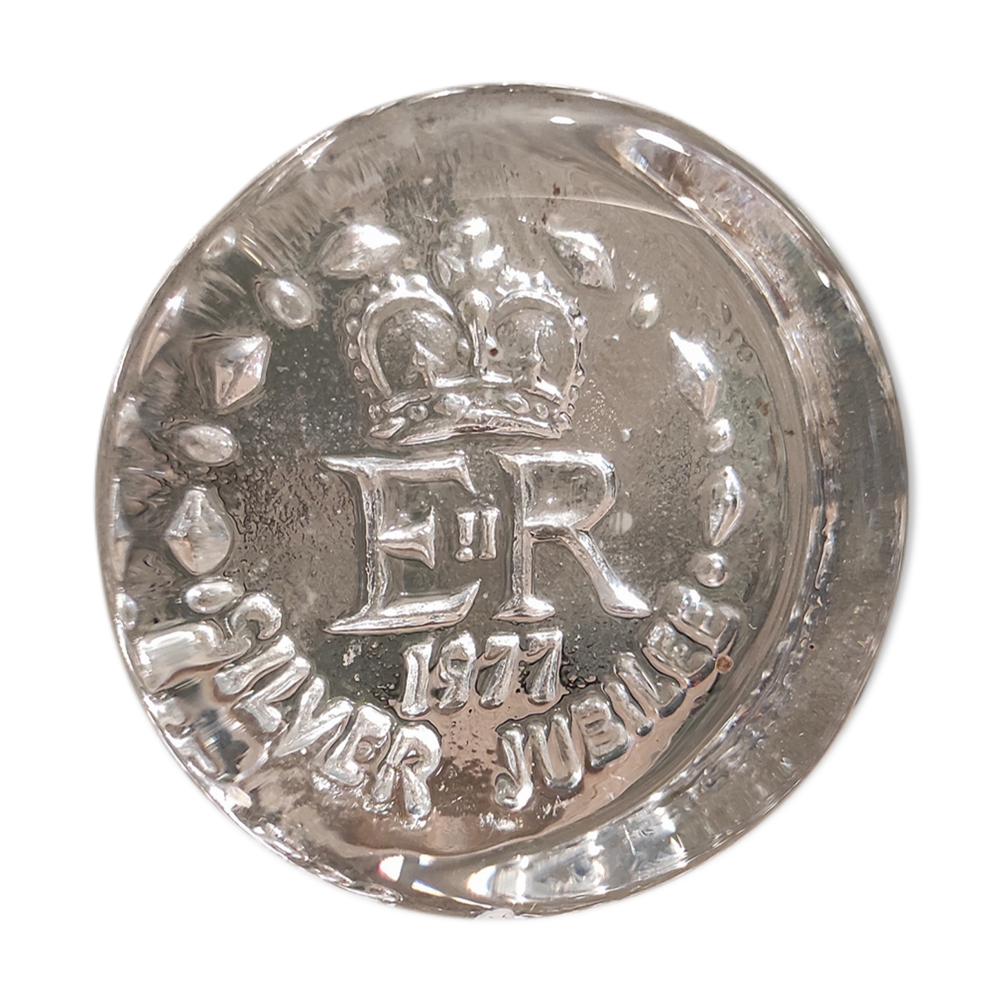 Dartington glass paperweight Queen Elizabeth II Silver Jubilee 1977