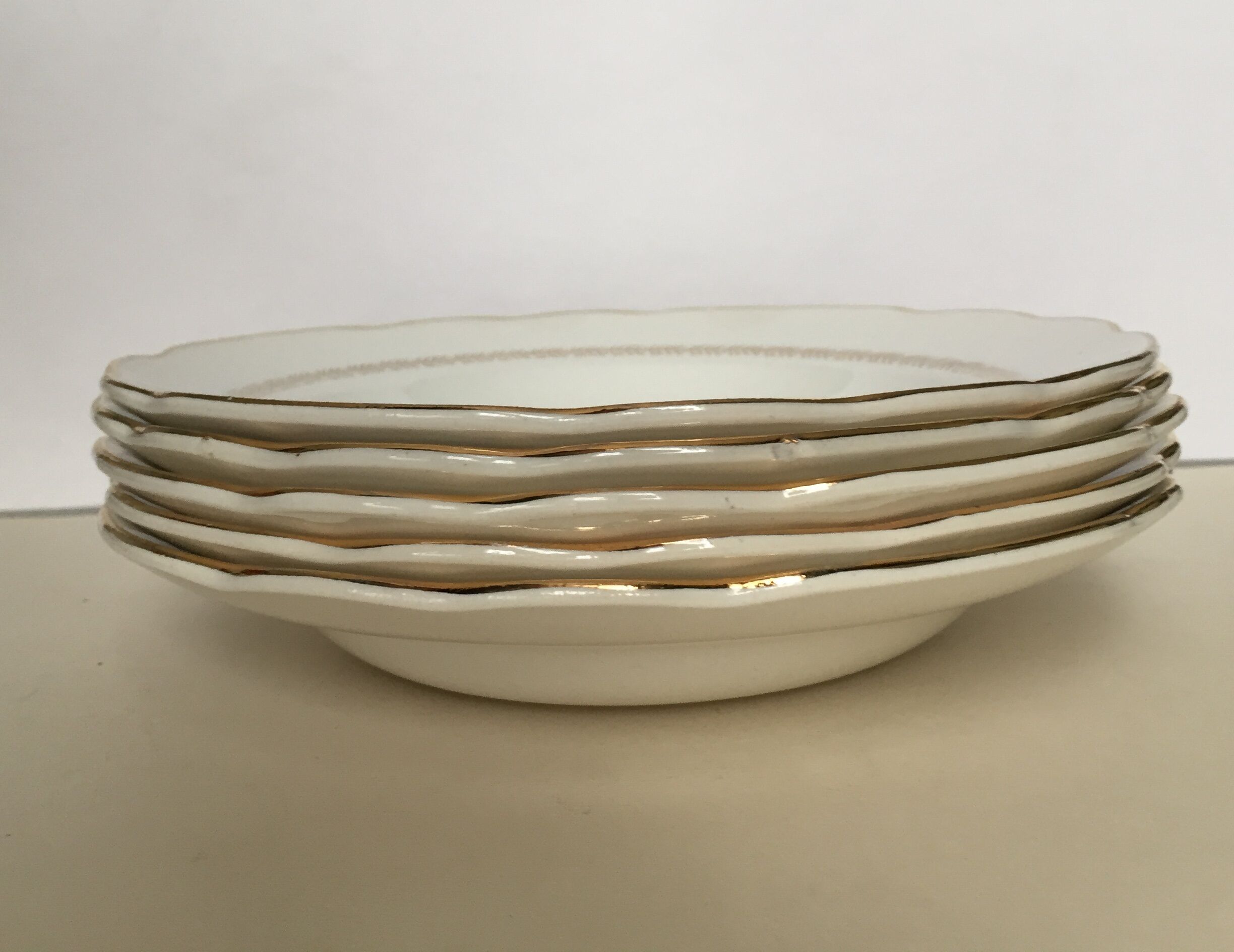 Gien white hollow plates