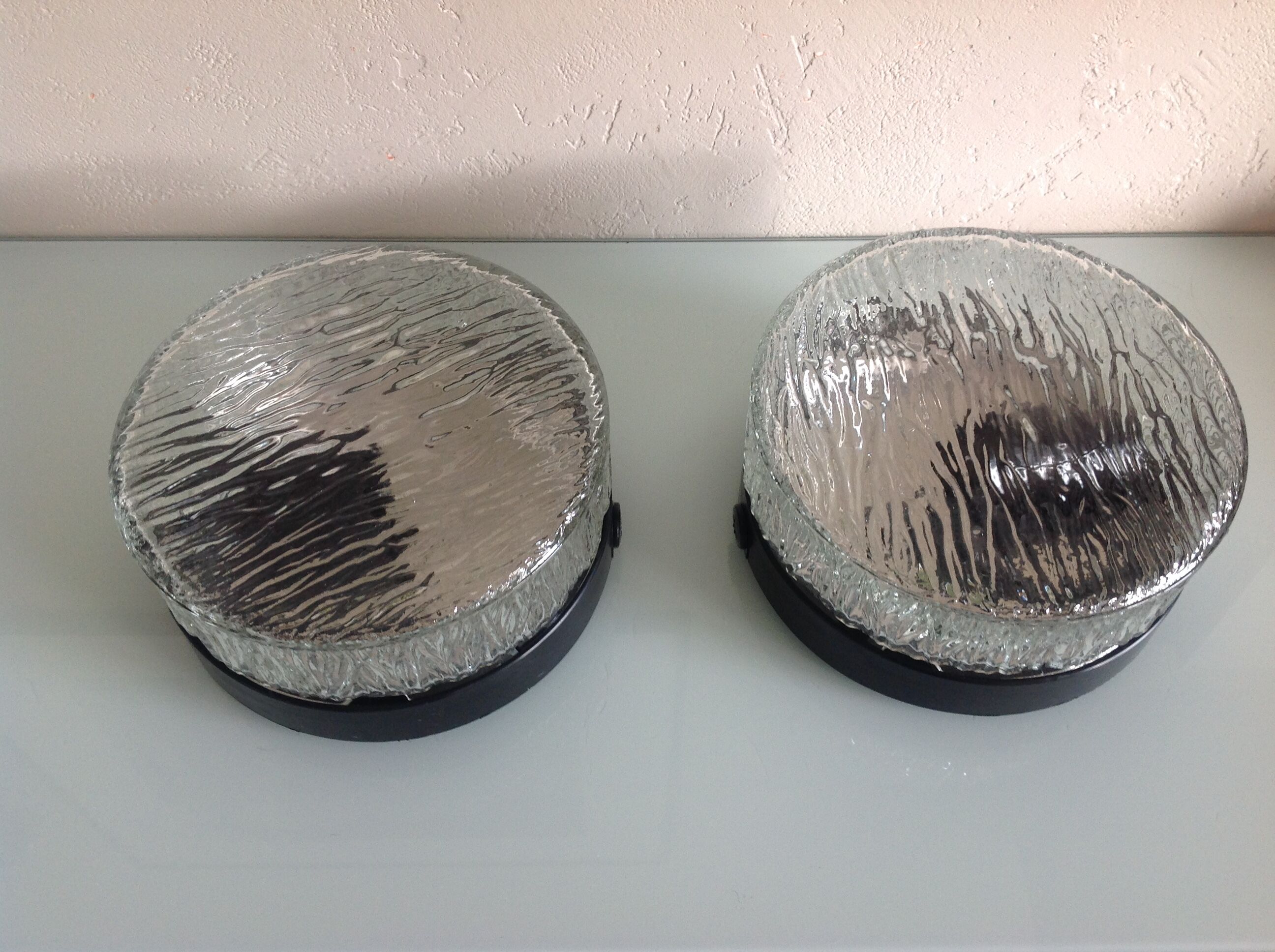 Pair of round ceiling lights in glass ice vintage 60-70s