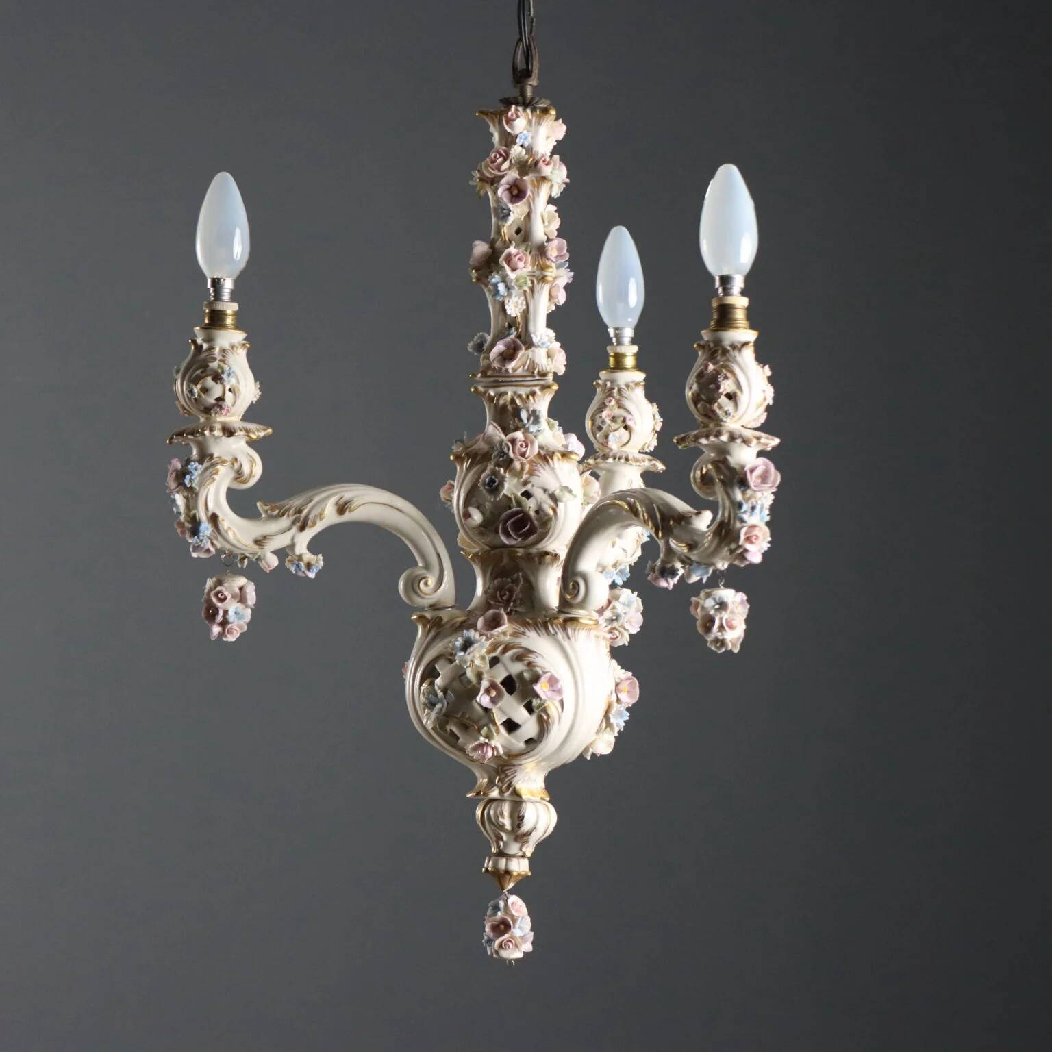 Ceramic lustre with floral motifs - Italy 20th century