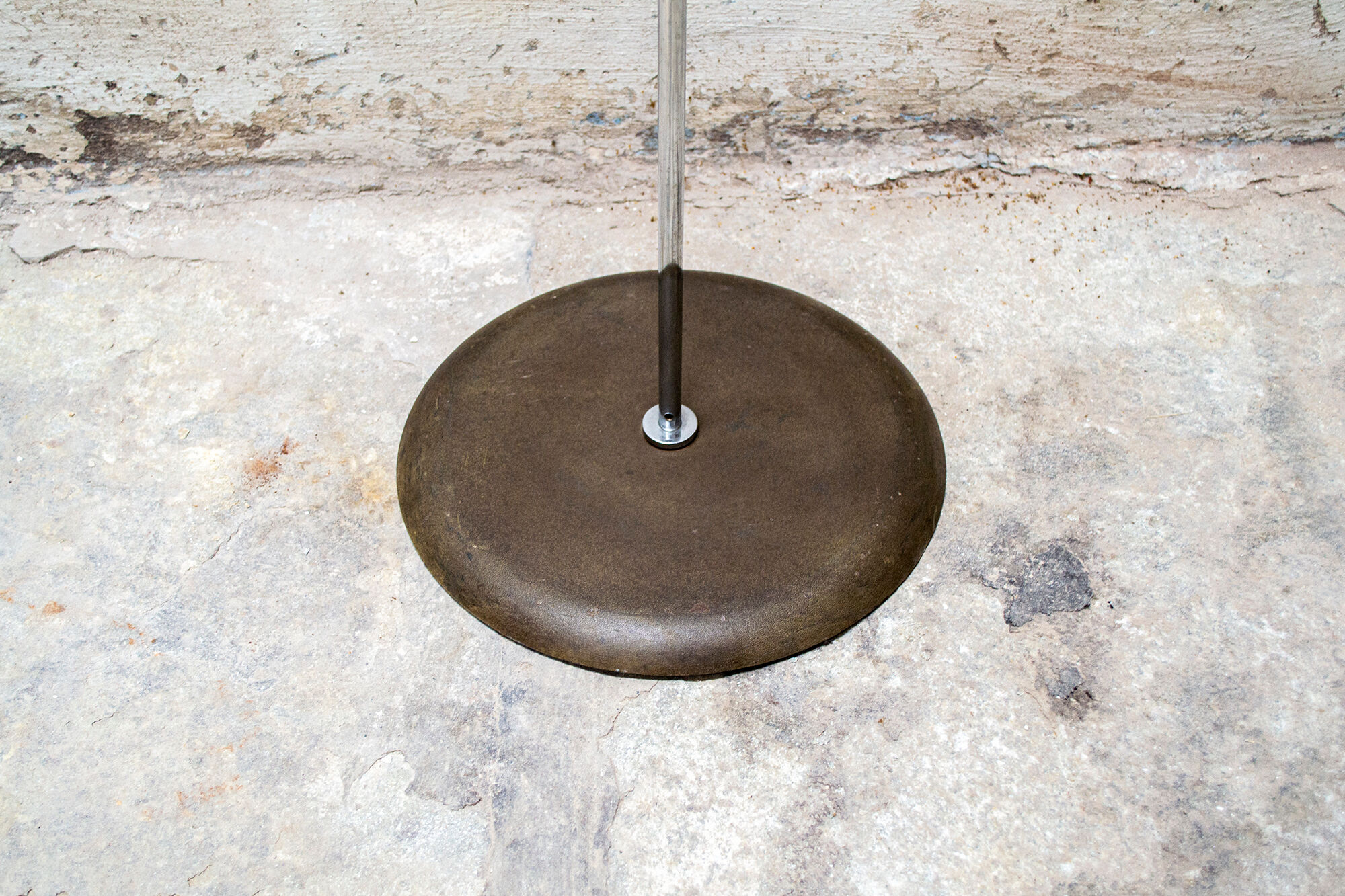 Dim 333 floor lamp by Vico Magistretti for Oluce Italia 1975