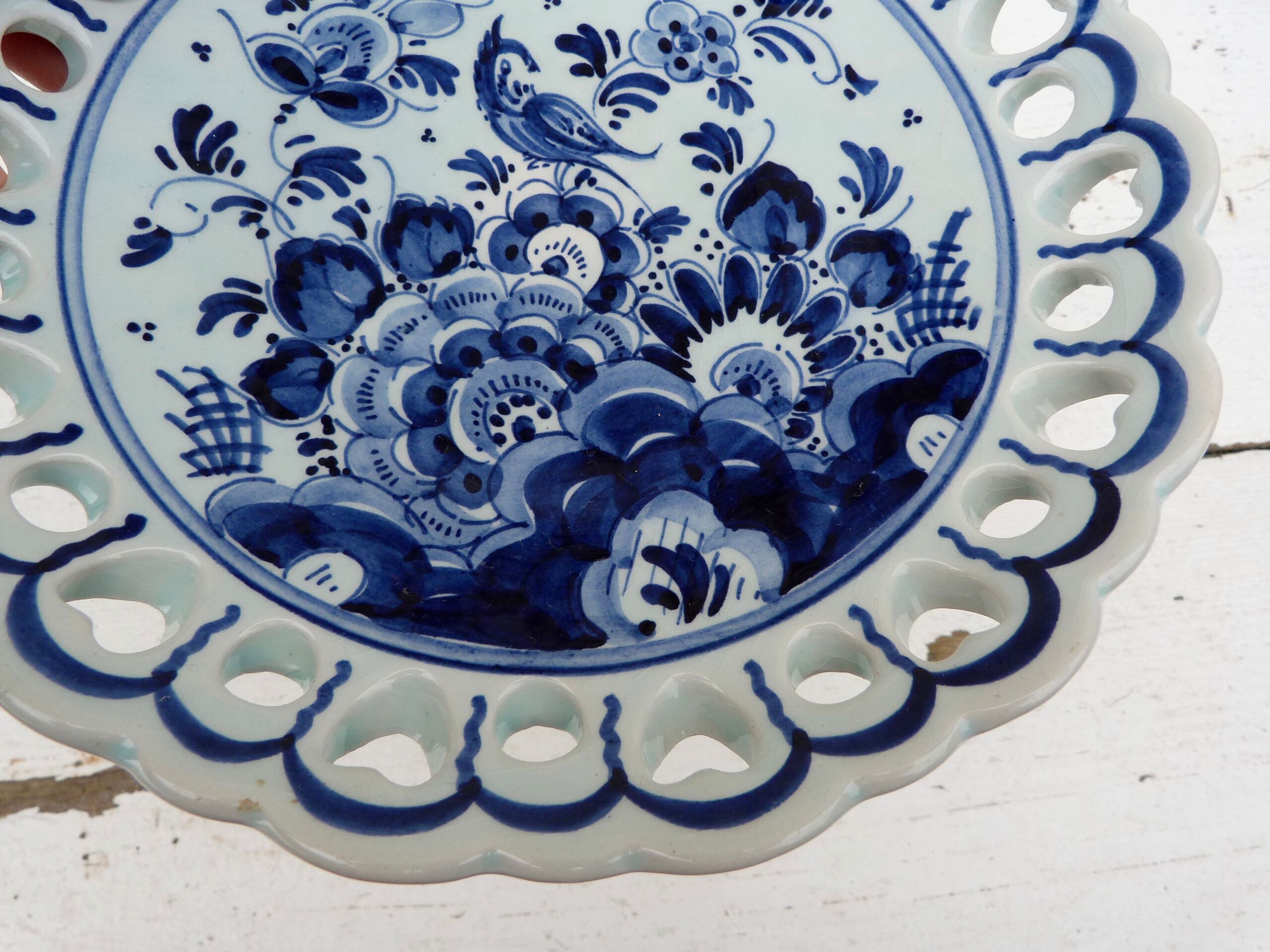 Coupe en céramique Delft décor fleurs bleus