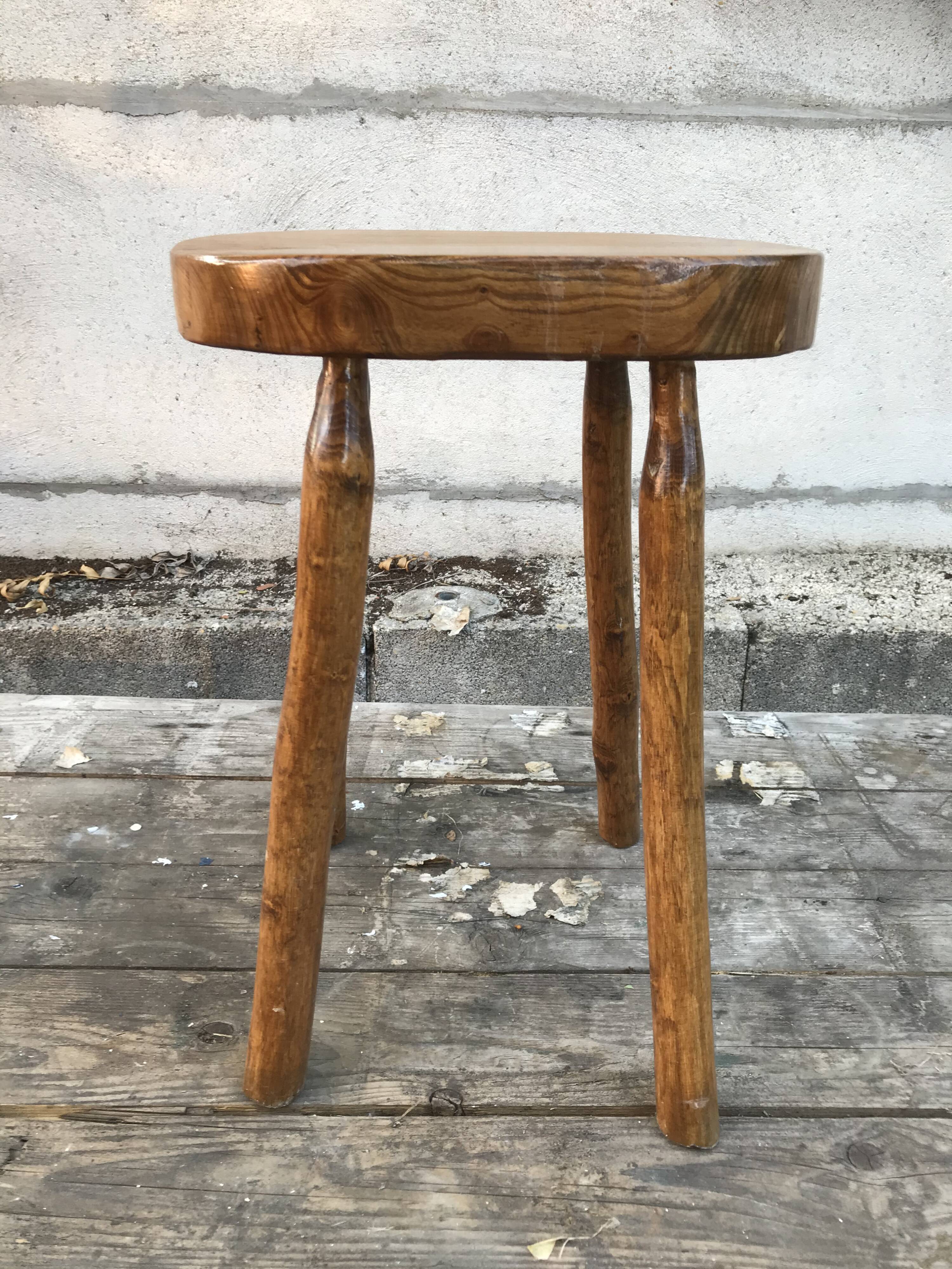 Former vintage raw wood milking tabouret