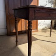 Bureau ancien style Louis XVI - plateau en feutrine bleue