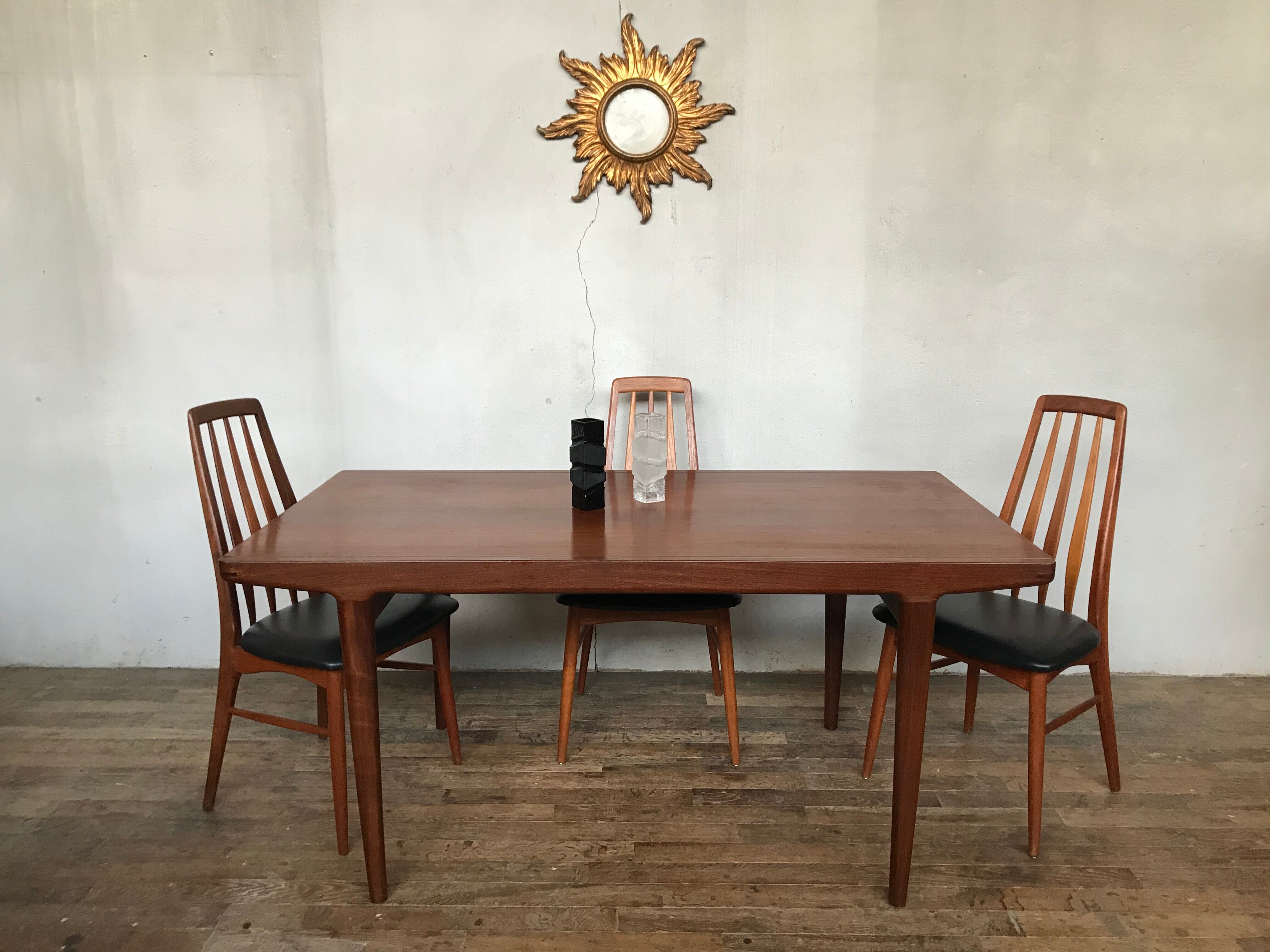 Authentic Scandinavian table teak design1950 1960 feet spindles