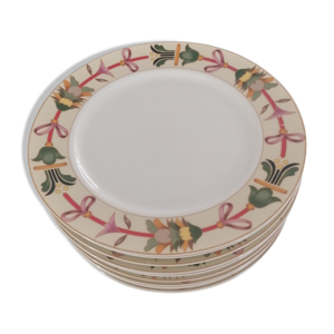 Lot de 9 assiettes porcelaine collection