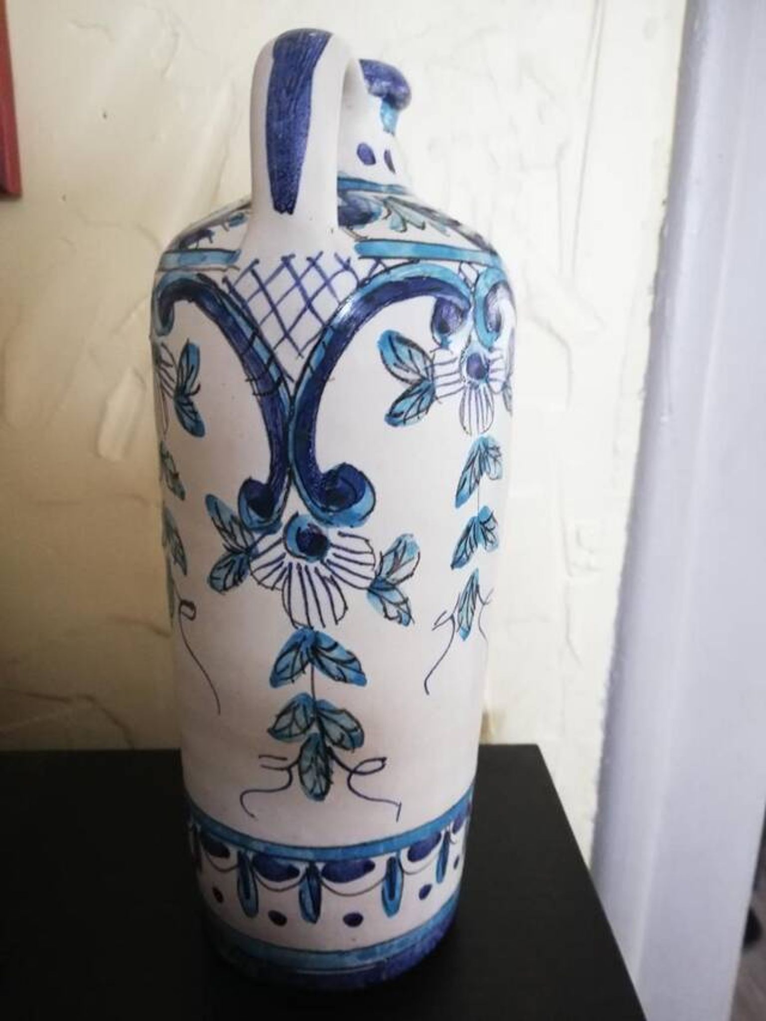 Cruche en céramique artisanale portugaise