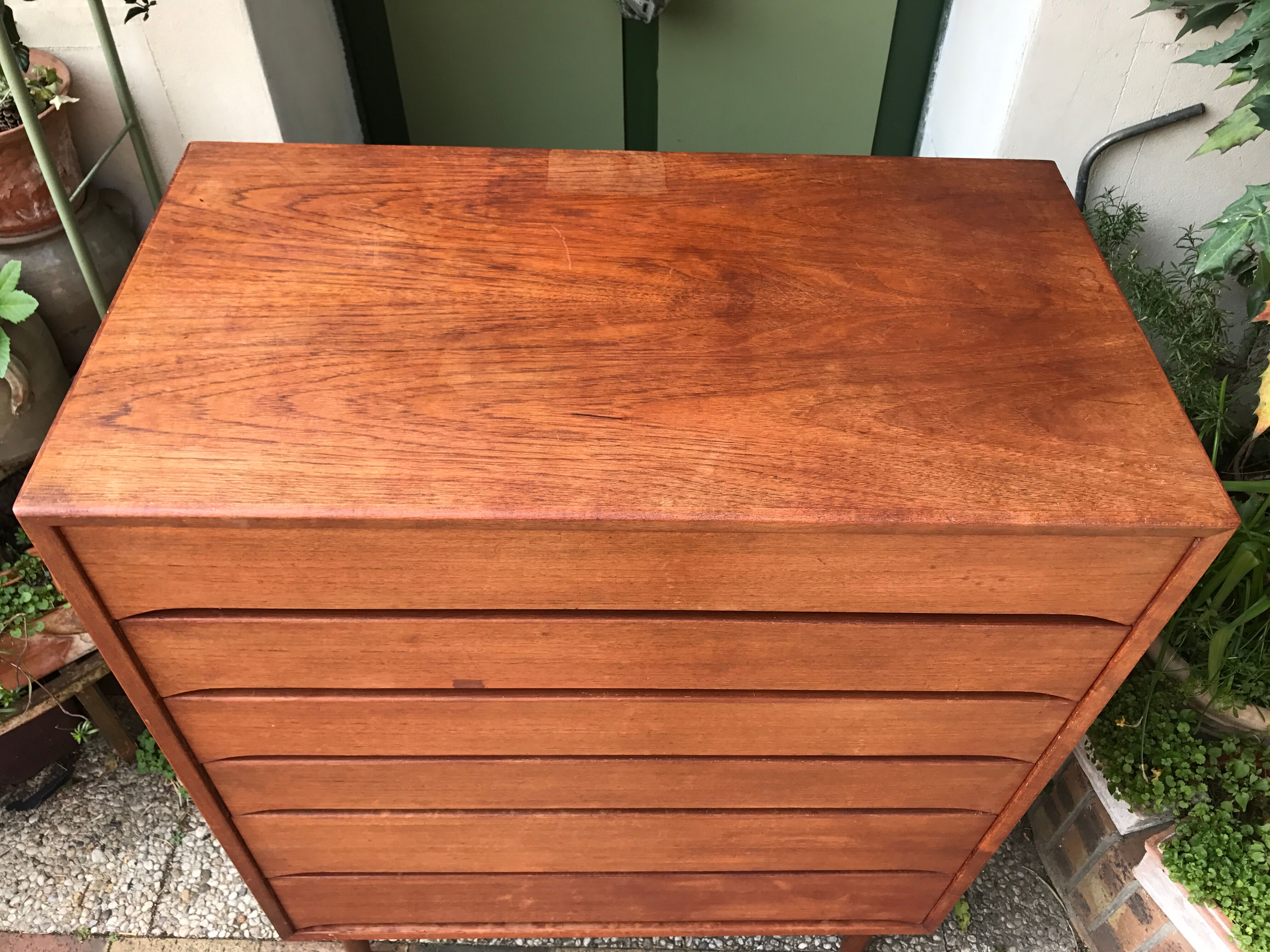 Scandinavian chest of drawers