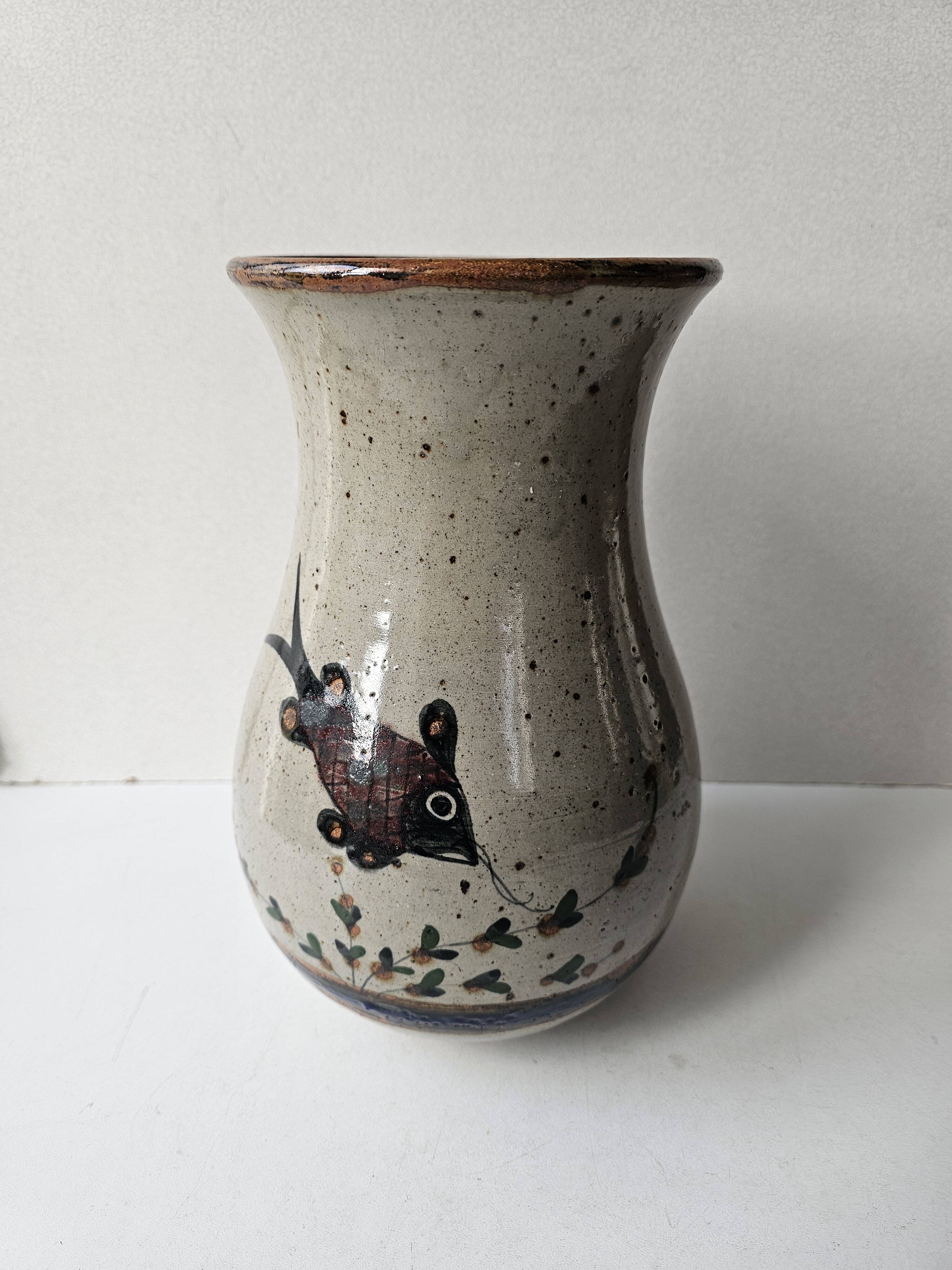 Ceramic vase with fish pattern - Vintage signed (signature to be identified)