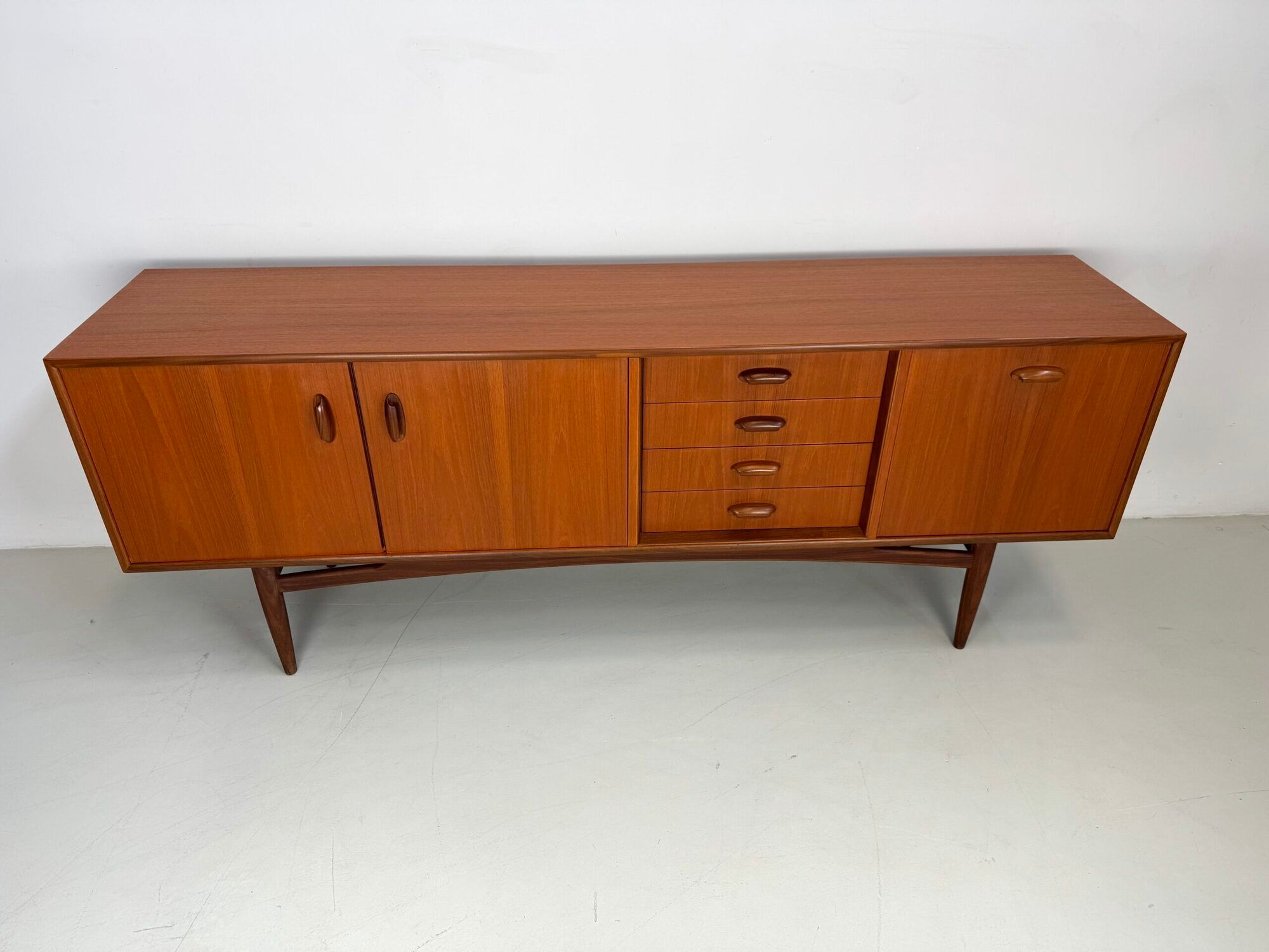 Buffet vintage G-Plan.