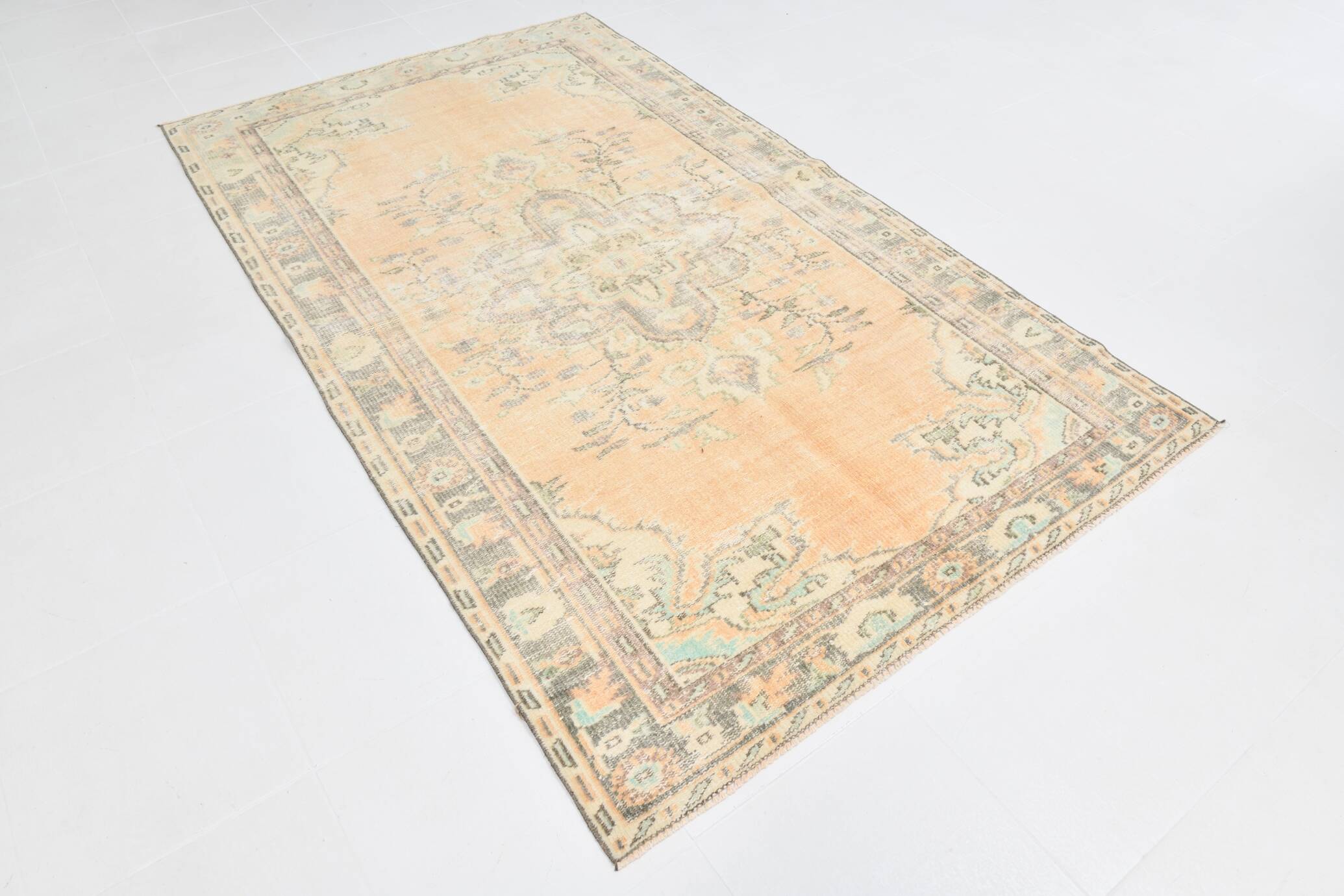 5x8 Vintage Light Yellow & Cream Classic Turkish Rug, 148x247Cm
