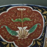 Large porcelain dish of Imari XIXth floral decoration