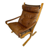 Beautiful vintage Westnofa chair model Siesta by Ingmar Relling. Leather Siësta chair. Nice patina.