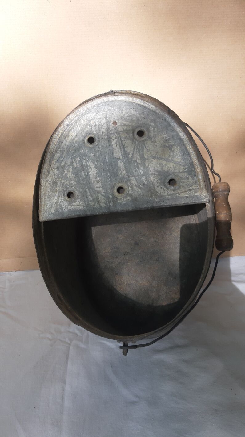 Zinc bucket