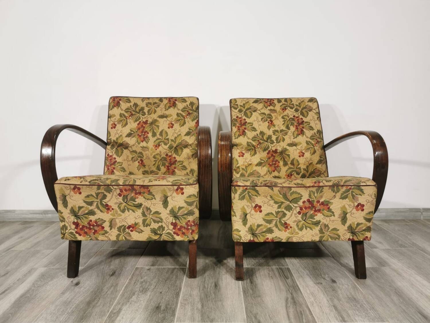 Art deco armchair by Jindrich Halabala