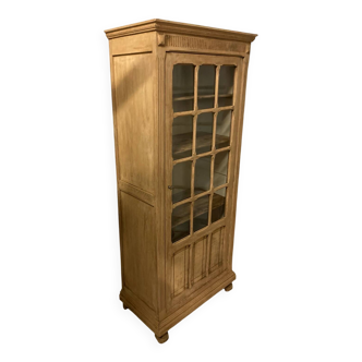 Armoire vitrine parisienne