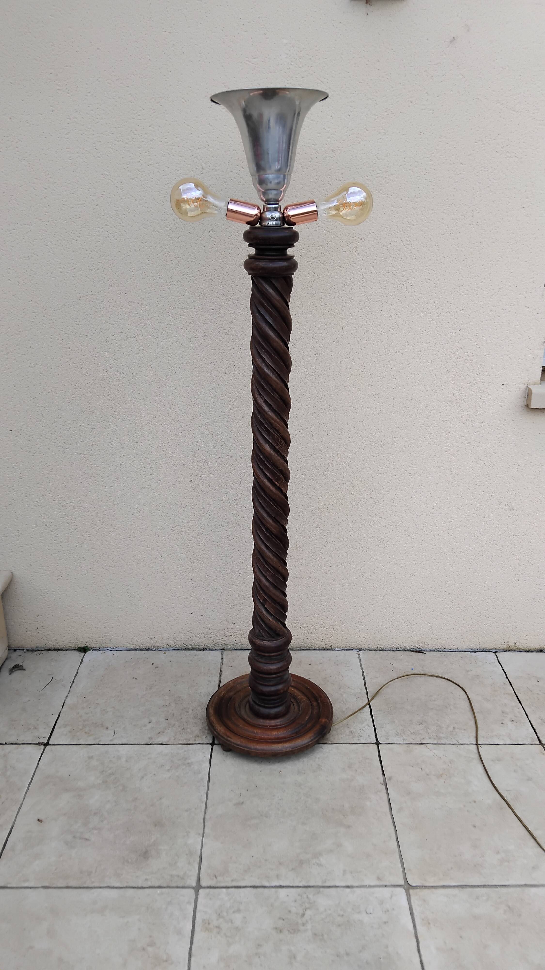 Vintage art deco design floor lamp in the style of Charles Dudouyt