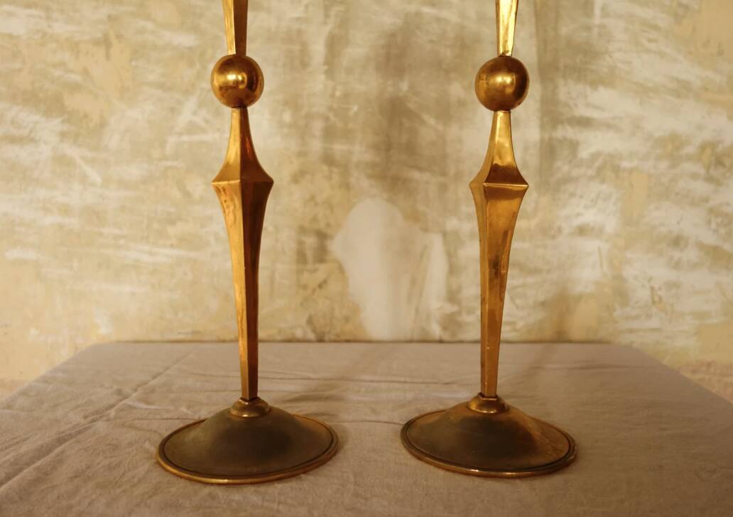 Contemporary brass candlesticks.
