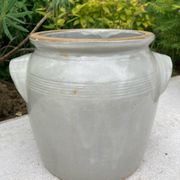 Light grey ceramic jar