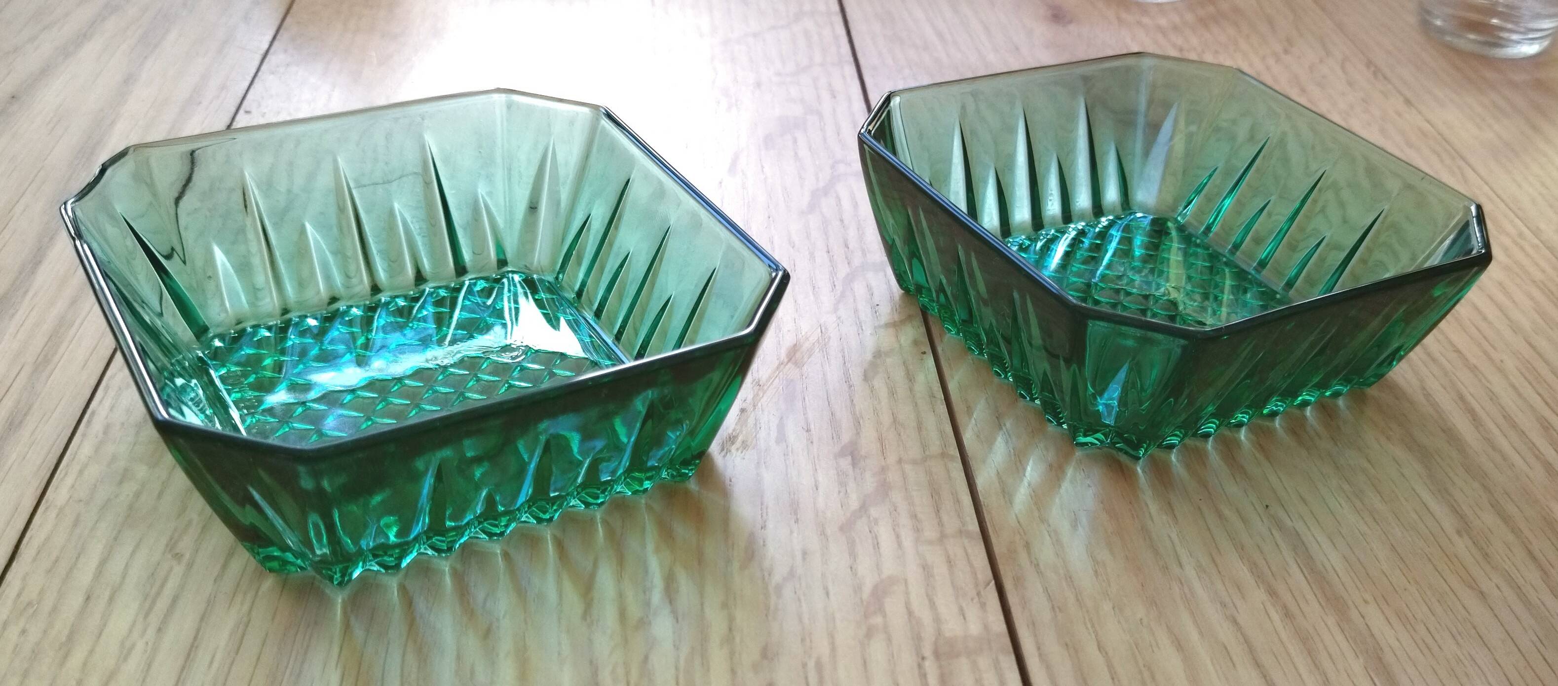 Ensemble de 2 ramequins verts vintage