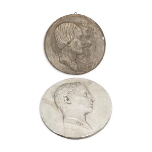 2 bas reliefs en platre 1871 profil