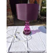 Lampe vintage en chrome et verre de couleur