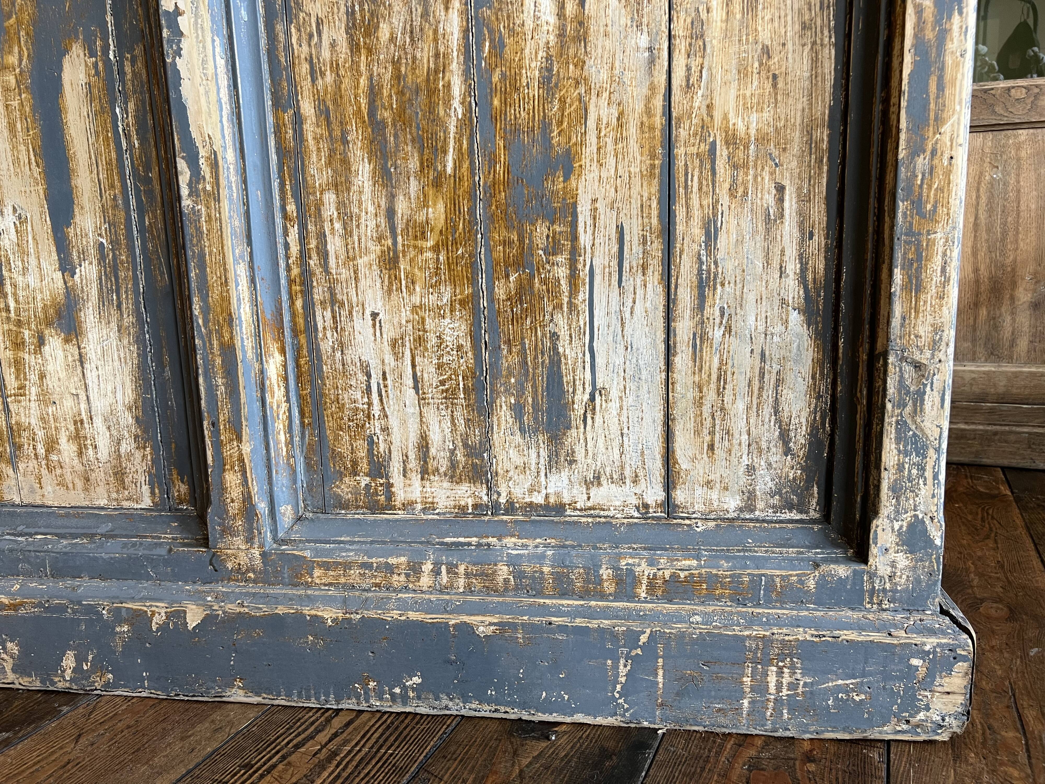 Ancien comptoir de commerce patiné