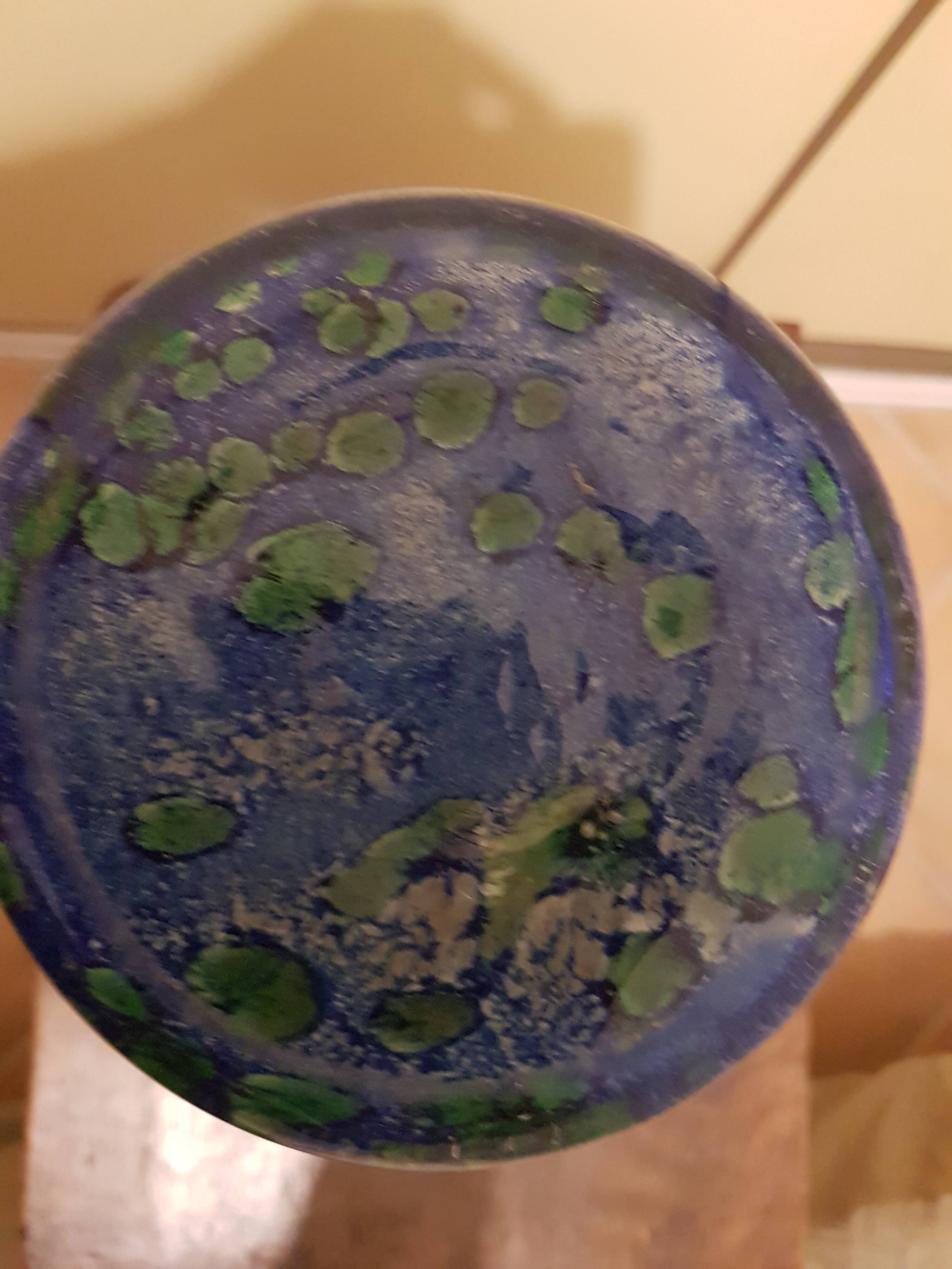 Vase design of passing the rochere