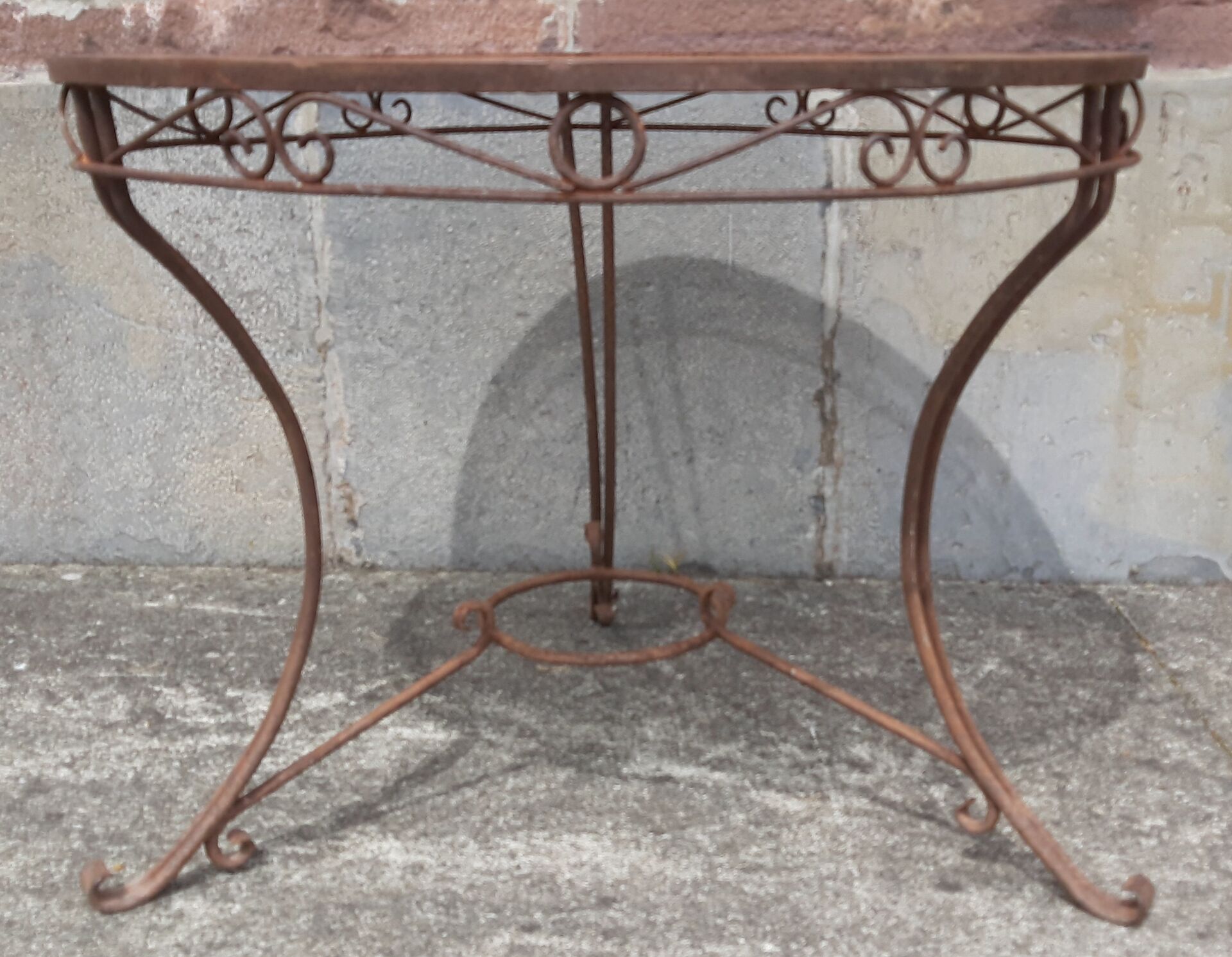 Table de jardin en fer forgé