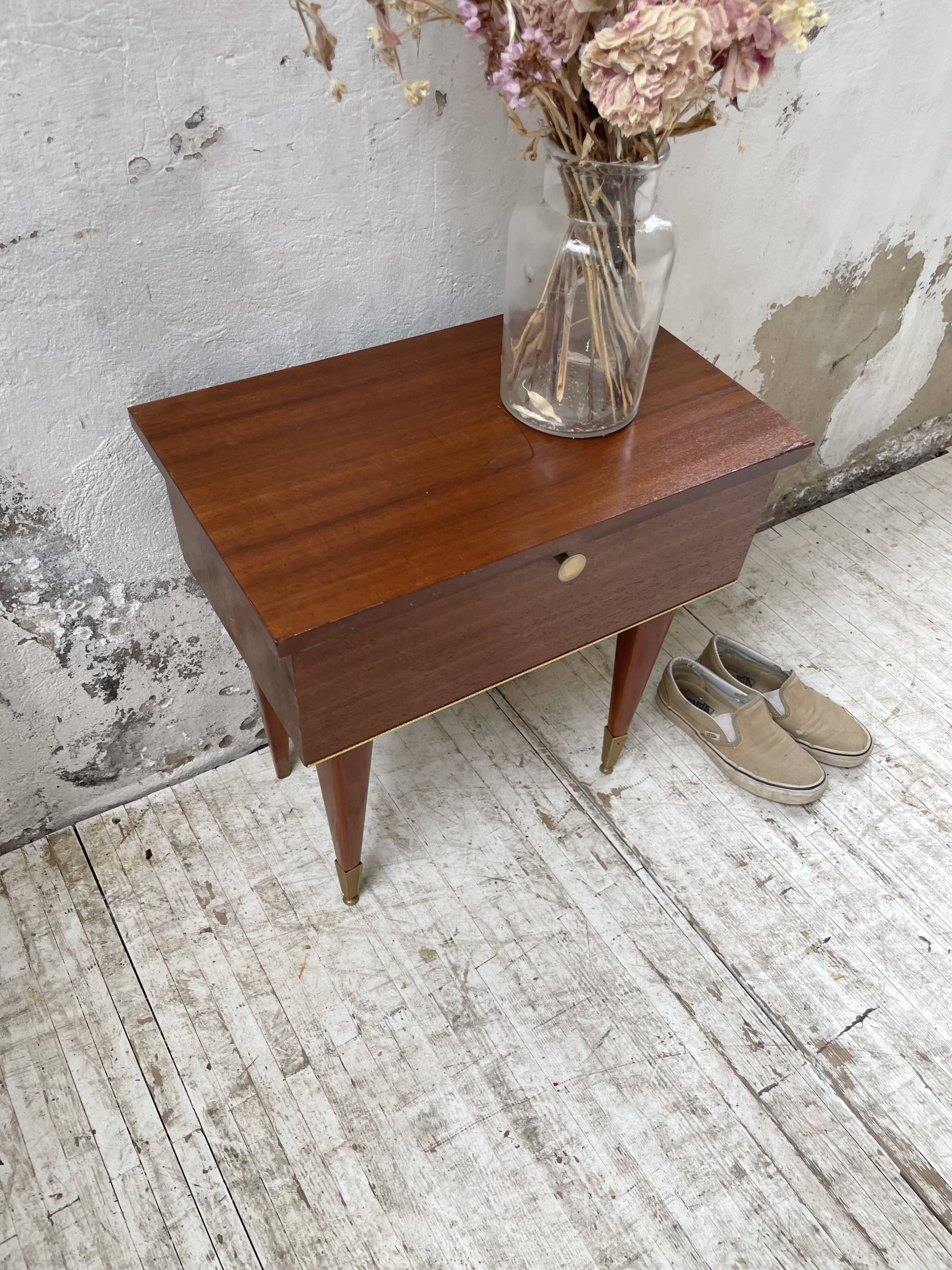 Vintage mahogany veneer bedside table