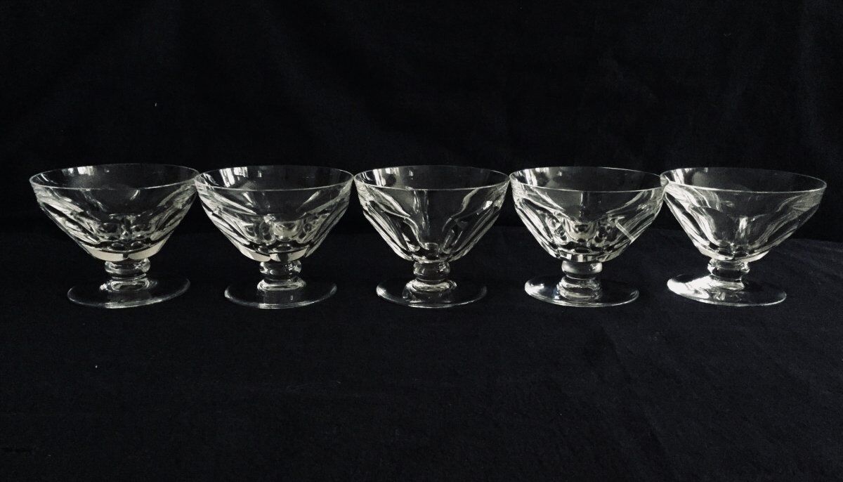 Lot de 5 coupes à champagne en cristal Baccarat modèle Talleyrand