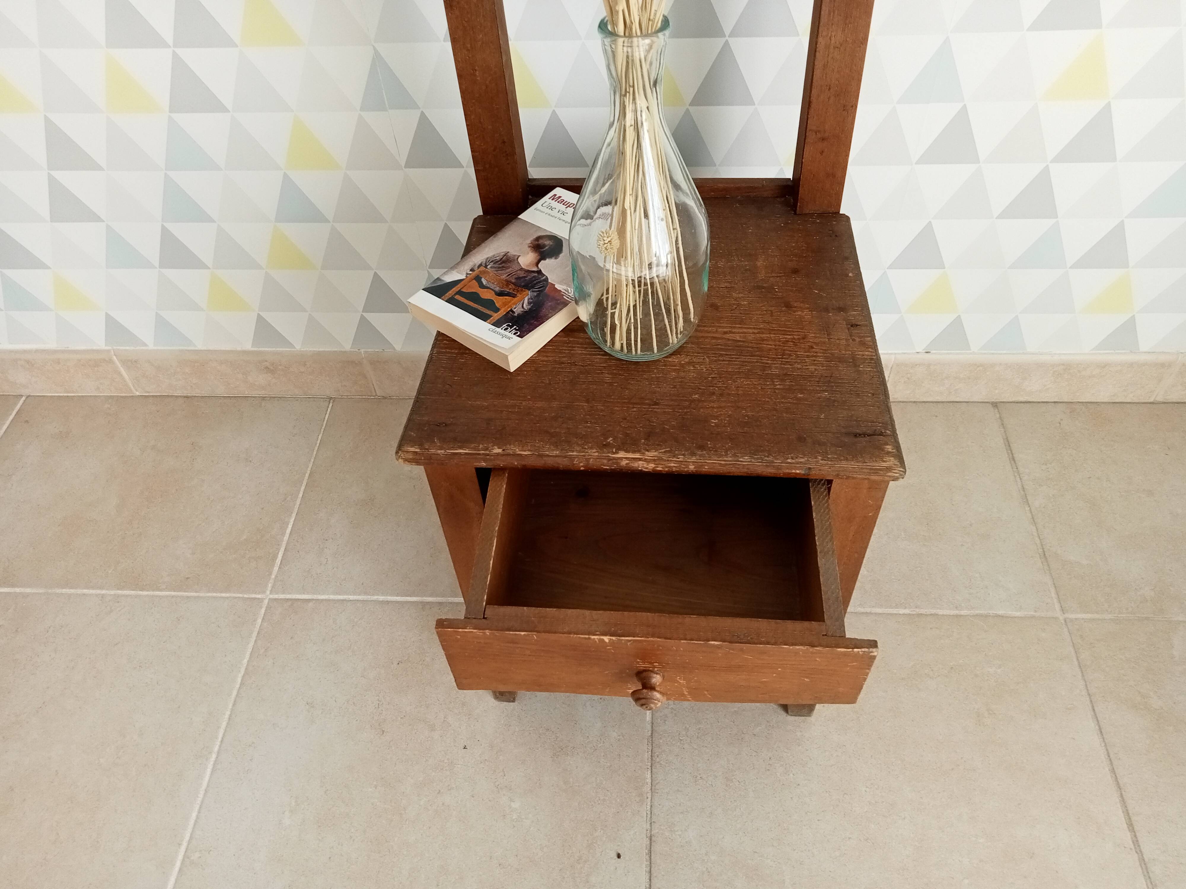 Antique oak shoeshine chair from the 40s/50s