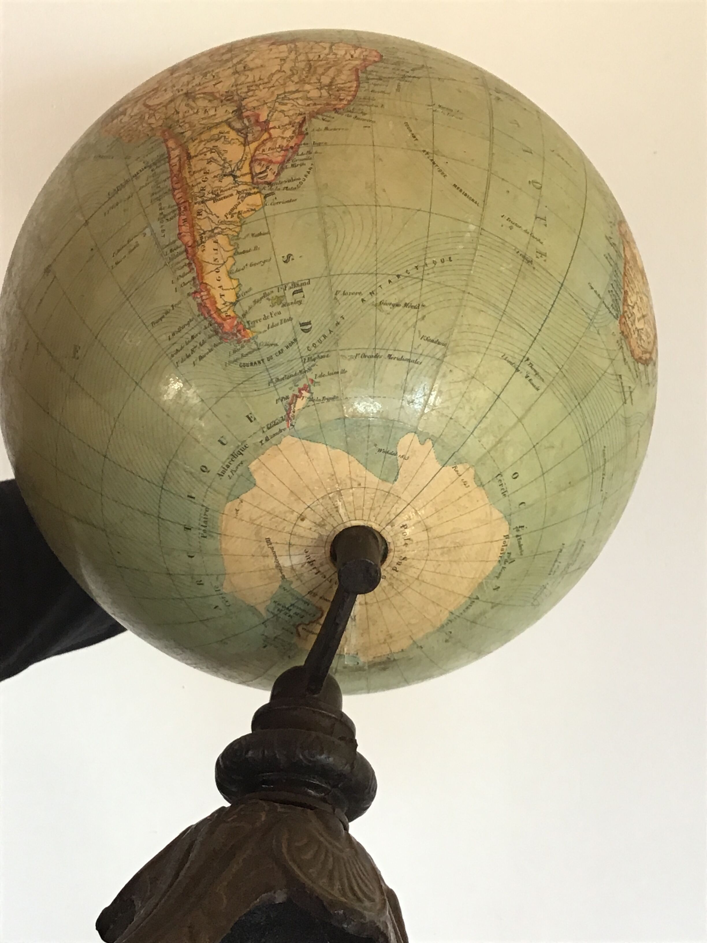 Former globe Émile Berteaux cast iron foot 19th