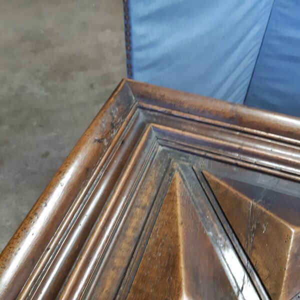 Grand coffre de style Louis XIII 168X53cm