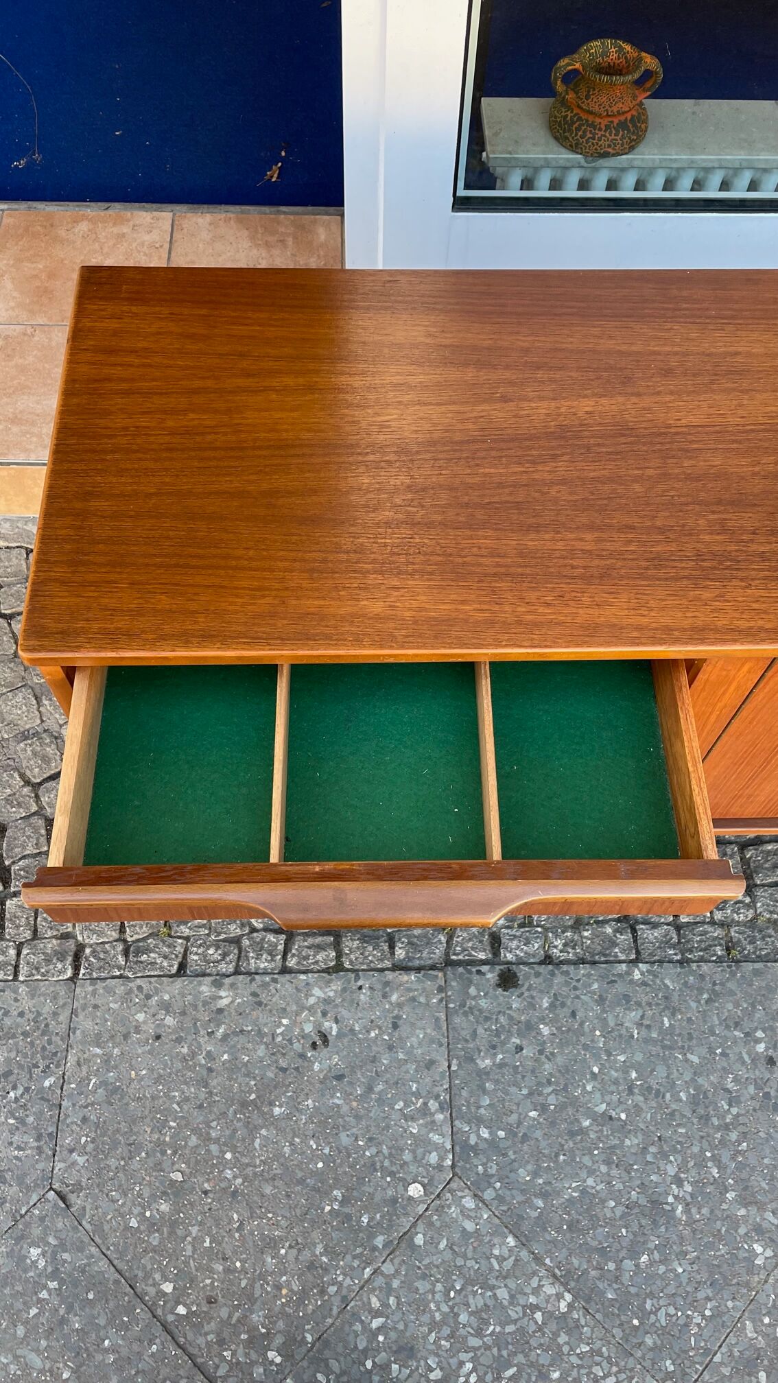 Teak row of the 60s U-shaped base