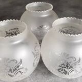 Set of 3 globes with matte glass lampshades and engraved decoration